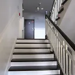 ヴラティスラヴィア ホステル *